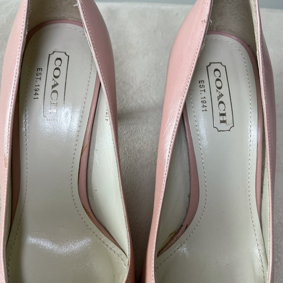 Coach pale pink patent leather pumps 8 - Picture 5 of 11